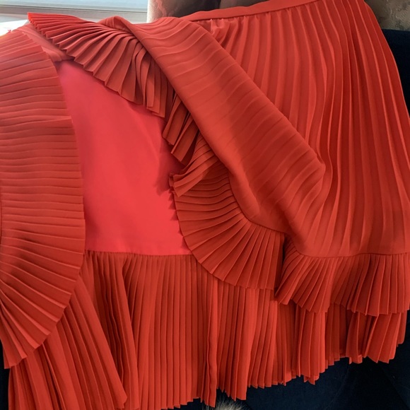 Banana Republic Coral Pleated Miniskirt Size 0 - Picture 4 of 7